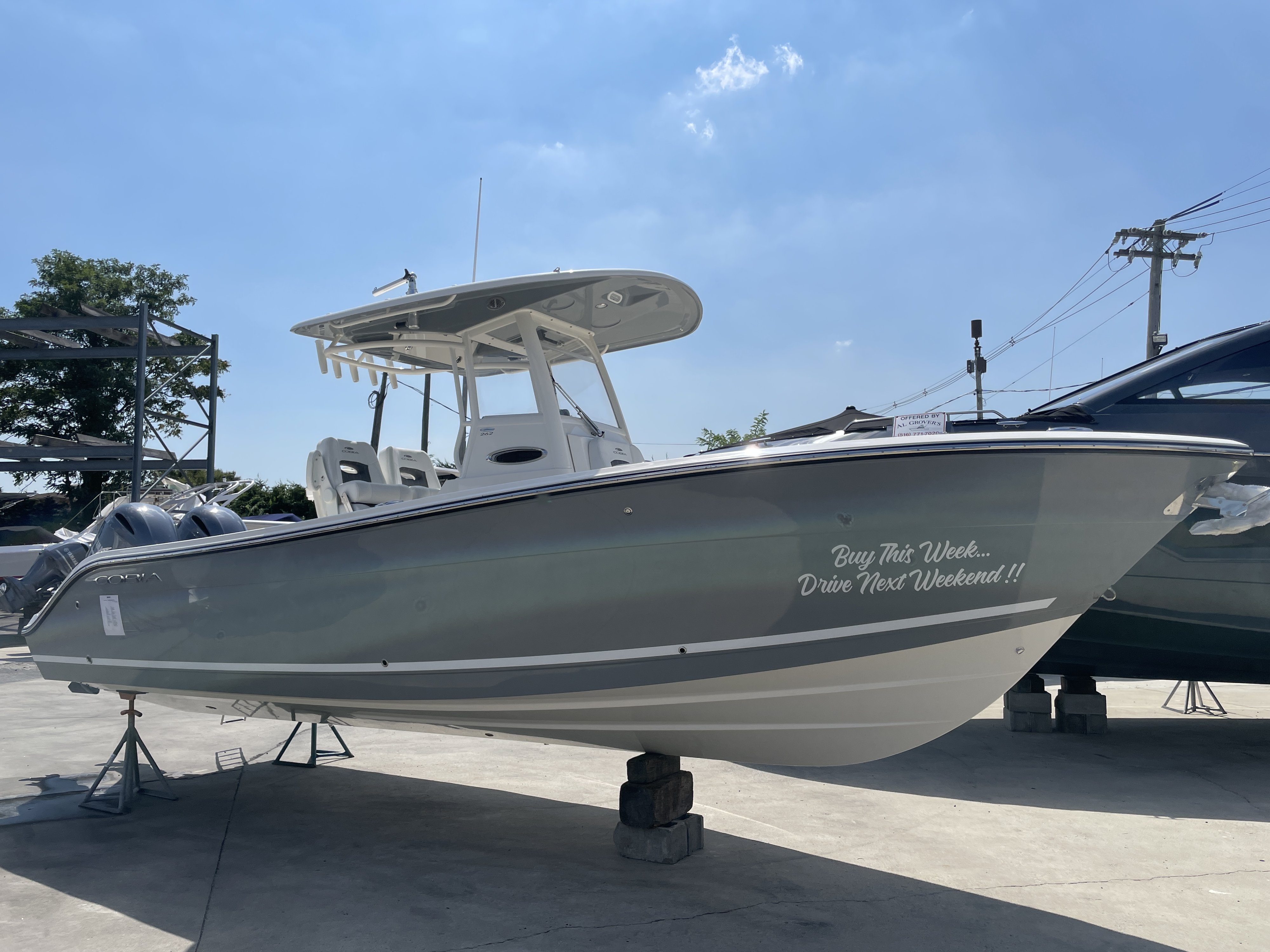 2023 Cobia 262 CC